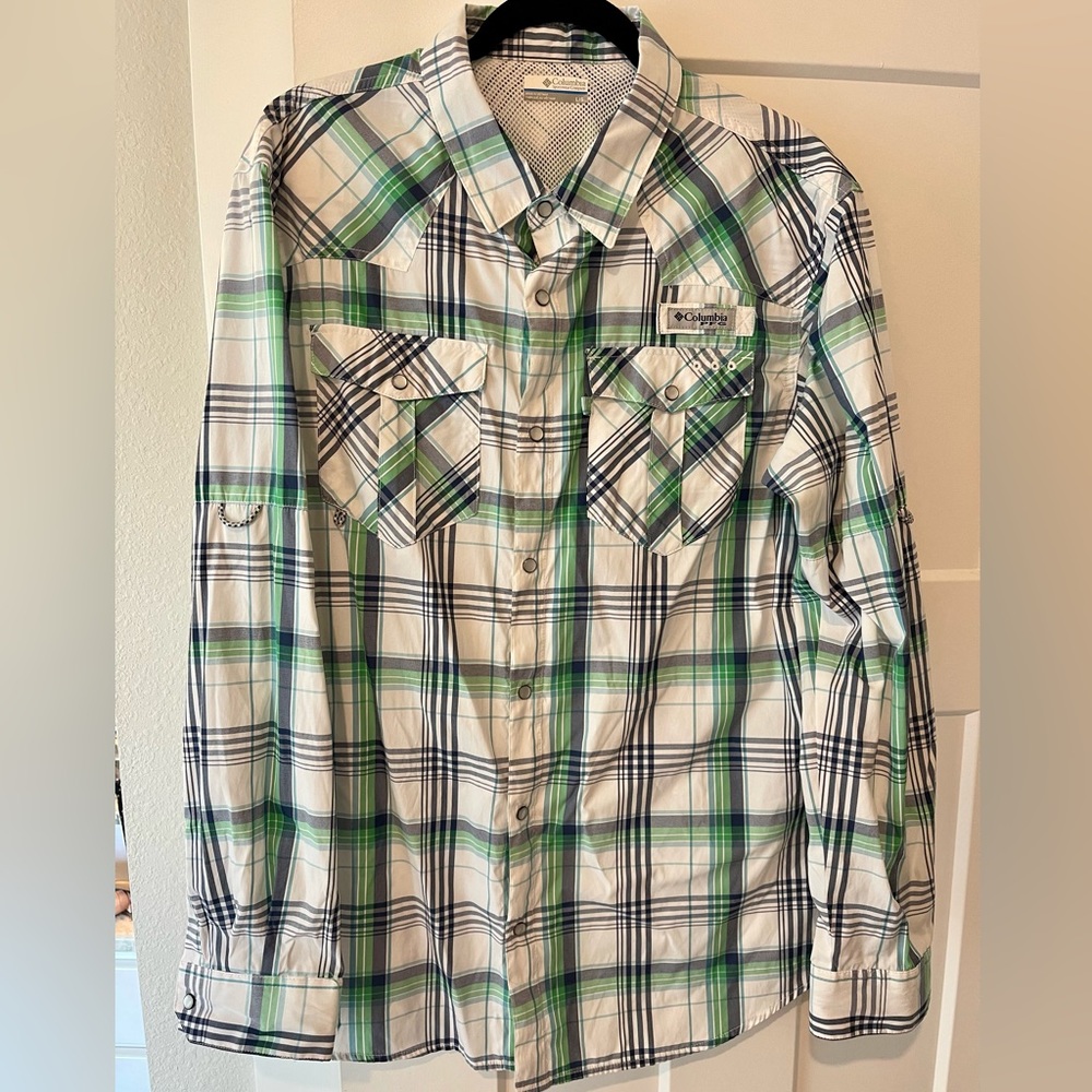 Columbia Fishing Button Down Size Large